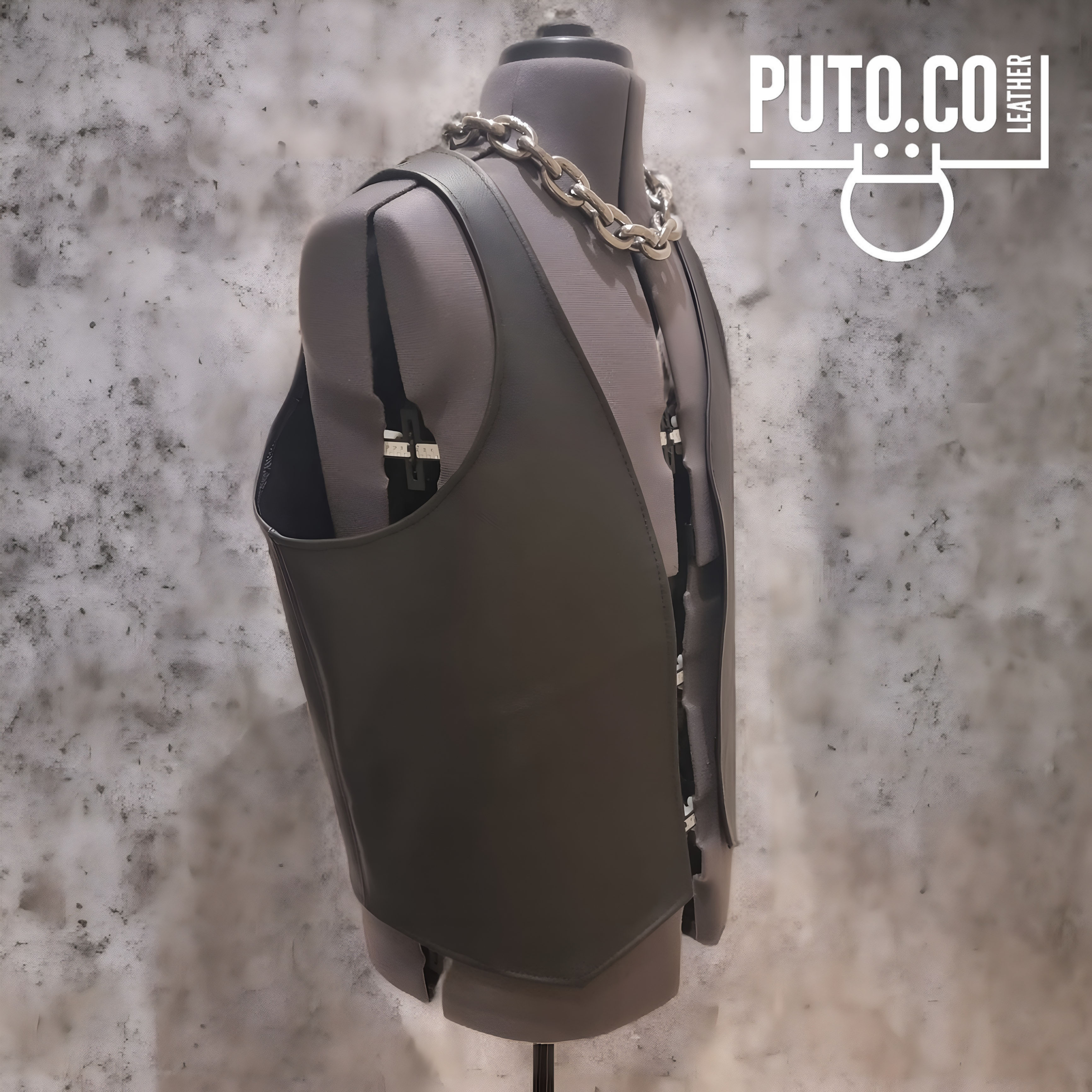 The Chained Vest — Ursus Collection — 5